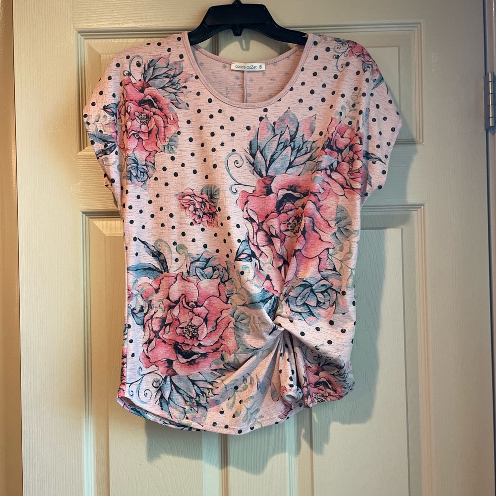 Coco’s Clozet Floral Polka Dot Women's Top w/Front Ruffle Gathering, Size Medium